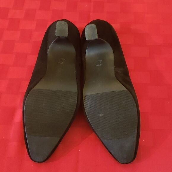 VNTG Black Suede Leather Embossed Heels - Picture 4 of 6